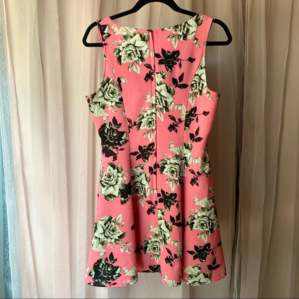 H&M Divided Pink Floral Print Sleeveless Fit & Flare Dress - Picture 6 of 9